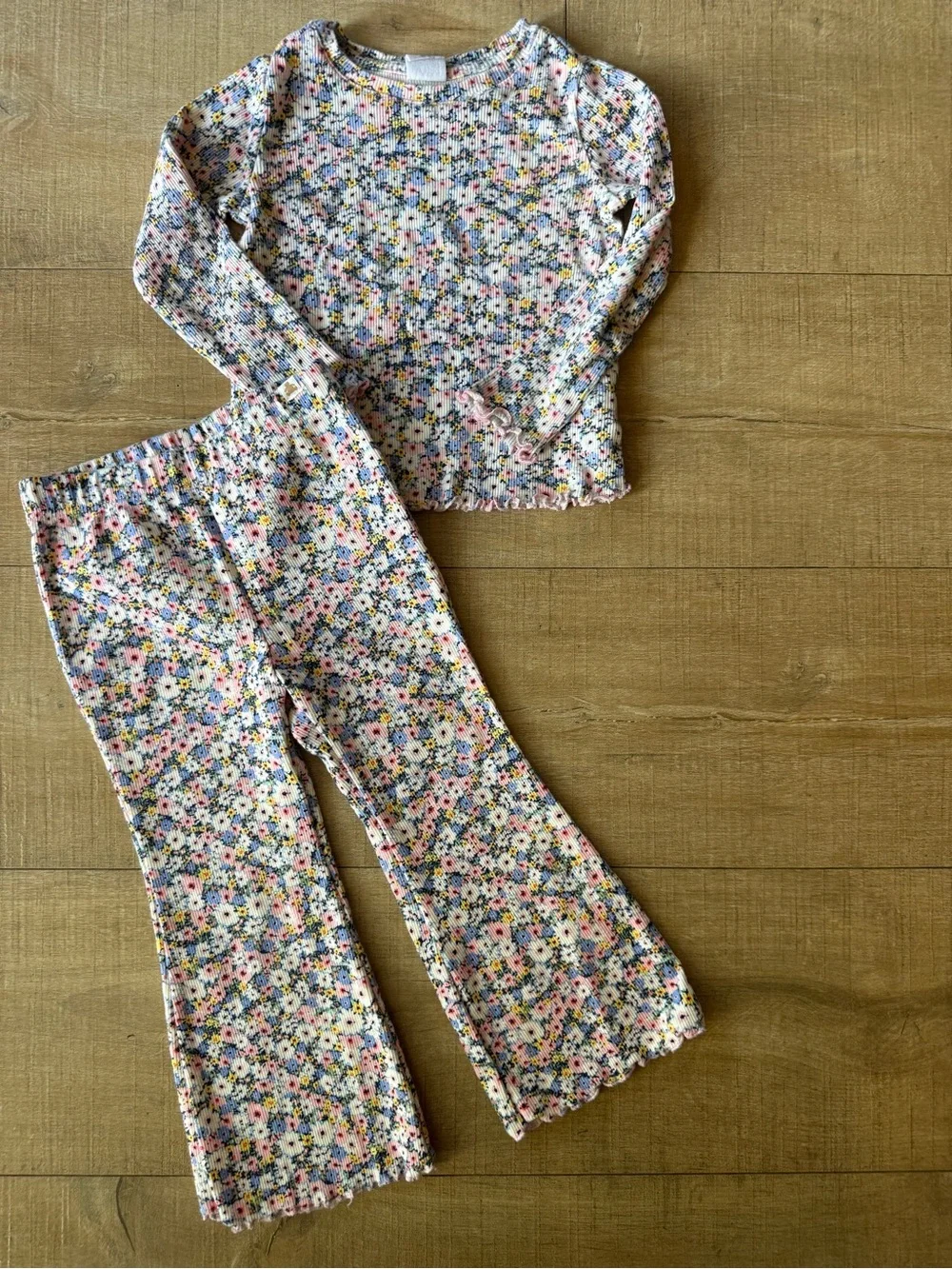 Lot of 7 sz 2T Baby GAP, old navy, Hanna Andersson, H&M: 5 dresses 1shirt 1pant